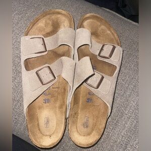 Birkenstock Mens Taupe Arizona Softbed Suede Sandals, Size 46. New in box.